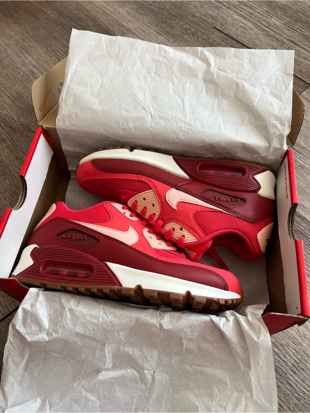 Nike Women’s Air Maxi 90 Essentials Sneakers Brand New Size 5.5